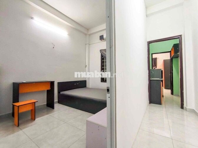 CHDV 2 PHÒNG NGỦ FULL NỘI THẤT BAN CÔNG CỬA SỔ - CẦU HOÀNG HOA THÁM