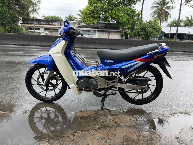 Suzuki RGV 120 xanh trắng 2 thì