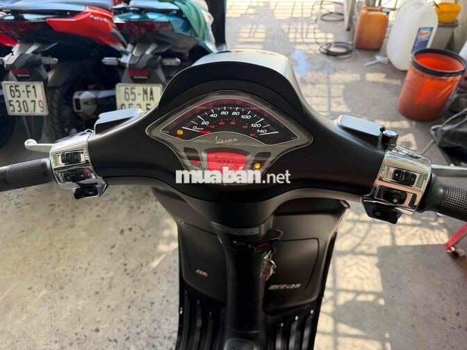 VESPA SPRINT S 125CC 15K KM ĐEN NHÁM