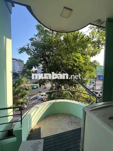 CHDV 2 PHÒNG NGỦ FULL NỘI THẤT BAN CÔNG CỬA SỔ - CẦU HOÀNG HOA THÁM