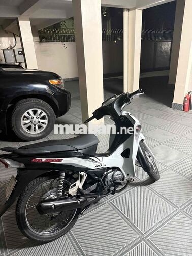 Honda Blade 110 2017 màu trắng đen