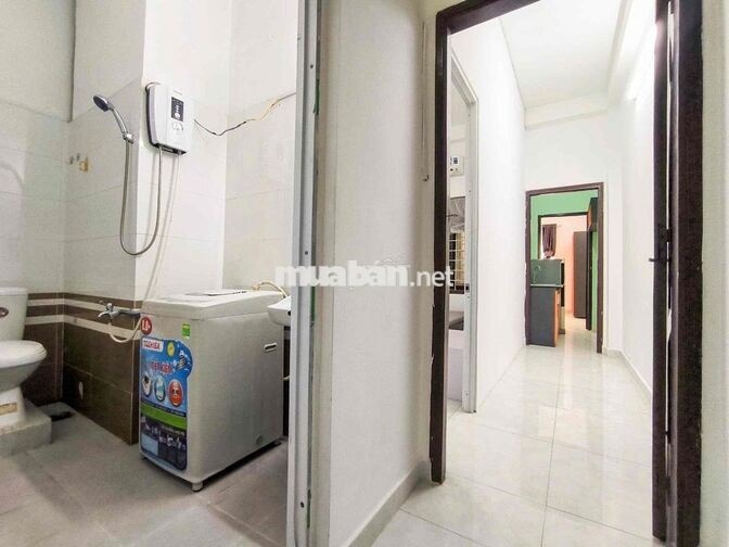 CHDV 2 PHÒNG NGỦ FULL NỘI THẤT BAN CÔNG CỬA SỔ - CẦU HOÀNG HOA THÁM