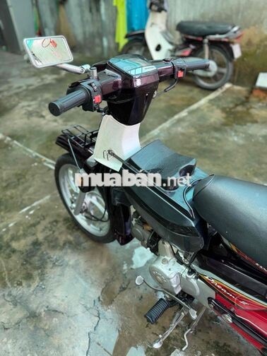 Honda Dream II màu đen