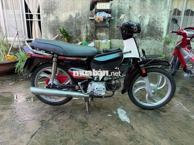 Honda Dream II màu đen
