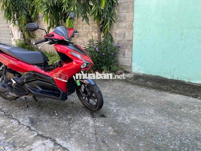 Honda Air Blade 125 2025 màu đỏ đen