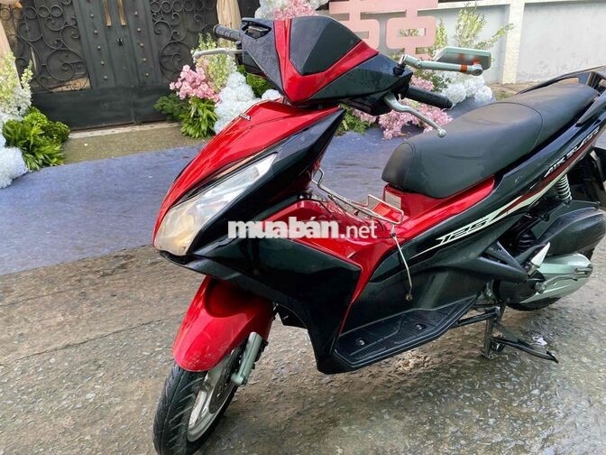 Honda Air Blade 125 màu Đỏ đen