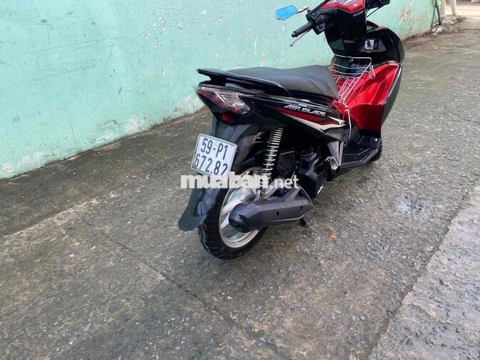 Honda Air Blade 125 màu Đỏ đen