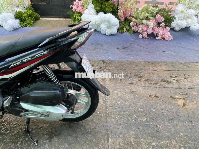 Honda Air Blade 125 màu Đỏ đen