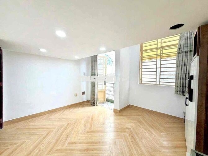 PHÒNG DUPLEX MỚI FULL NỘI THẤT - CỬA SỔ BAN CÔNG GẦN ETOWN CỘNG HOÀ