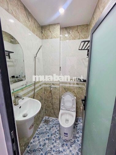 cho Thuê nhà mới xây chua ai ỡ tx 25 q12 2p ngủ Gia 7tr