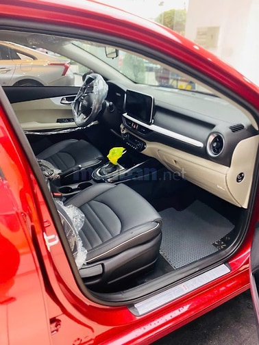KIA K3 1.6 Luxury Đỏ vin 2025 mới zin chưa bóc tem SẴN XE