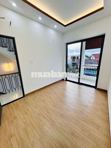Nhà Diên Toàn 3 Tầng Mê Đúc Giá Chỉ 2tỷ750