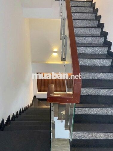 Cần cho thuê nhà MT 185B Đường 3/2 P.11 Q.10 