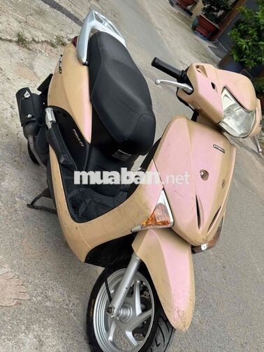 Honda Lead màu hồng