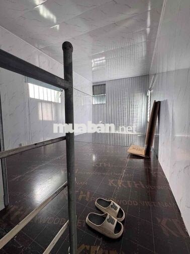Cho thuê nhà 3 tầng Kiệt Hoàng Diệu sau lưng mặt tiền . Nội thất bản