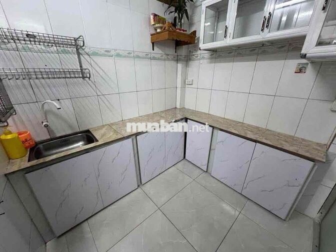 Cho thuê nhà 3 tầng Kiệt Hoàng Diệu sau lưng mặt tiền . Nội thất bản