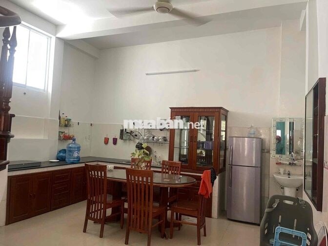 Cho thuê nhà đủ nội thất 2tầng kiệt NGUYỄN TRƯỜNG TỘ - Hải Châu, ĐN