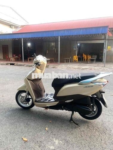 Honda Lead 2017 màu Vàng kem