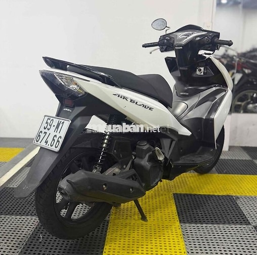 Honda Air Blade 2014 chính chủ, máy zin êm biển SG