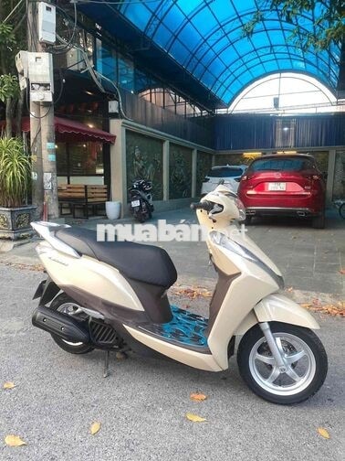 Honda Lead 2017 màu Vàng kem