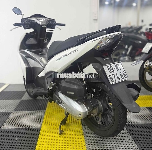 Honda Air Blade 2014 chính chủ, máy zin êm biển SG