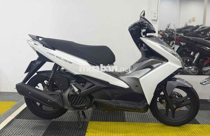 Honda Air Blade 2014 chính chủ, máy zin êm biển SG