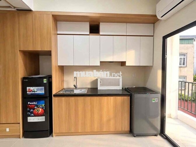 Phòng full nội thất ô tô đỗ cửa cuối Hồ Tùng Mậu Nam Từ Liêm