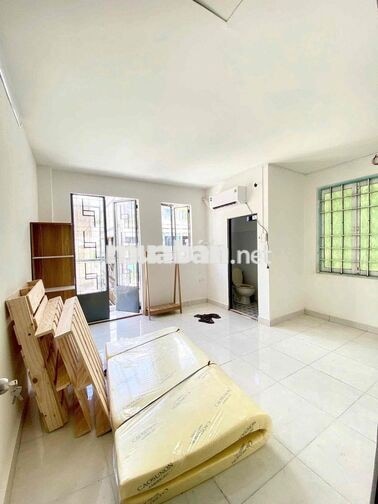 khai Trương phòng ban công 30m2 Full nội thất siêu rộng ngay Trung tâm