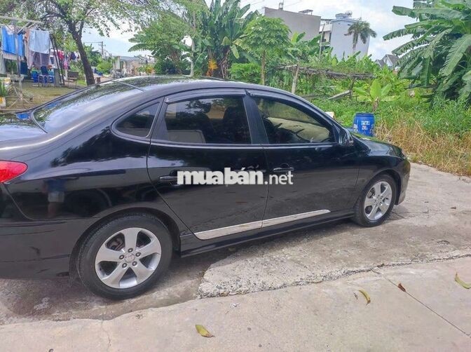 Hyundai Avante 2012 Tự động màu đen