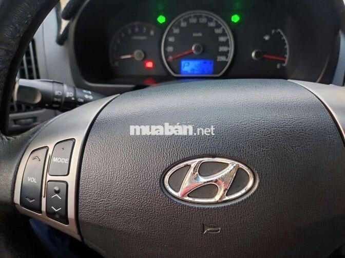 Hyundai Avante 2012 Tự động màu đen