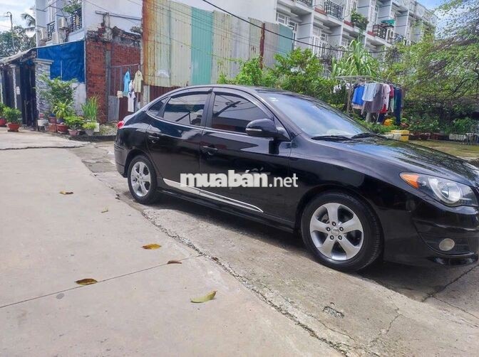 Hyundai Avante 2012 Tự động màu đen
