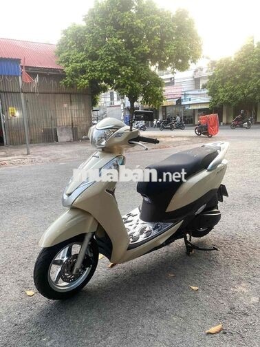 Honda Lead 2017 màu Vàng kem