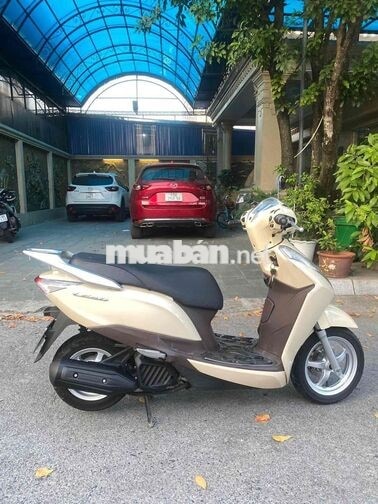 Honda Lead 2017 màu Vàng kem