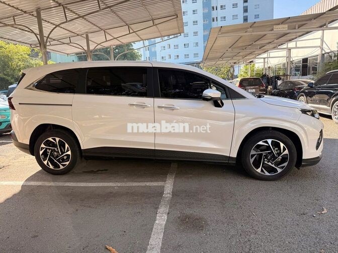 Hyundai Custin 2026 1.5T Đặc biệt trắng 17.000 km
