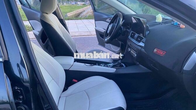 Mazda 3 5 chỗ bản kỷ niệm