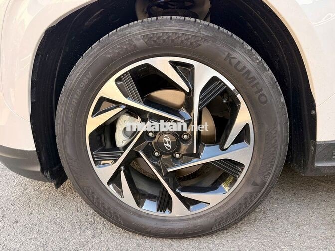 Hyundai Custin 2026 1.5T Đặc biệt trắng 17.000 km
