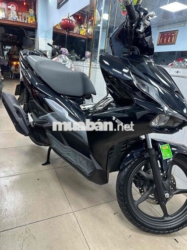 Honda Air Blade 125 mua 12-2025 chạy 2 ngàn km