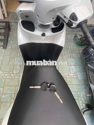 Honda Vision 2012 màu Trắng