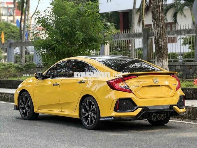 Honda Civic 1.5 Turbo 2020 5 vạn km Vàng