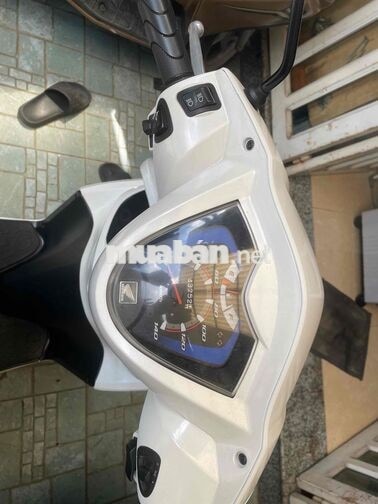 Honda Vision 2012 màu Trắng