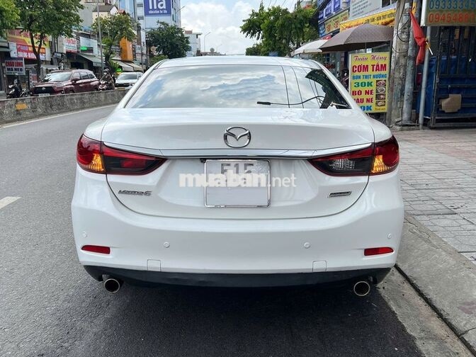 Mazda 6 model 2016 số tự động màu trắng