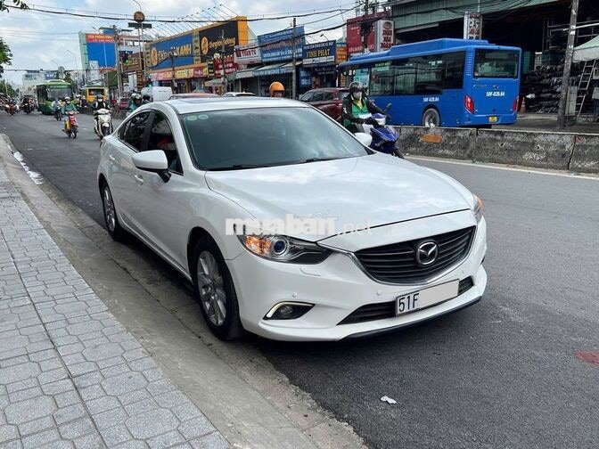 Mazda 6 model 2016 số tự động màu trắng