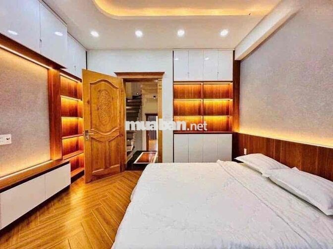 Nhà Phố Có Thang Máy Nguyễn Oanh (4x18m) 4PN Full Nội Thất 26tr