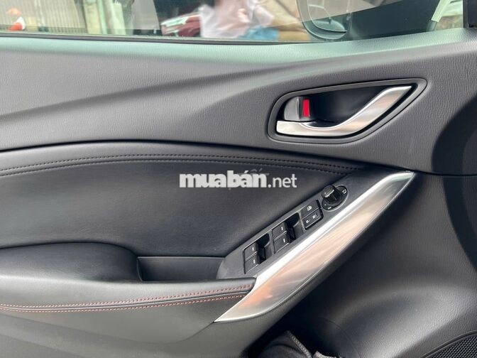 Mazda 6 model 2016 số tự động màu trắng