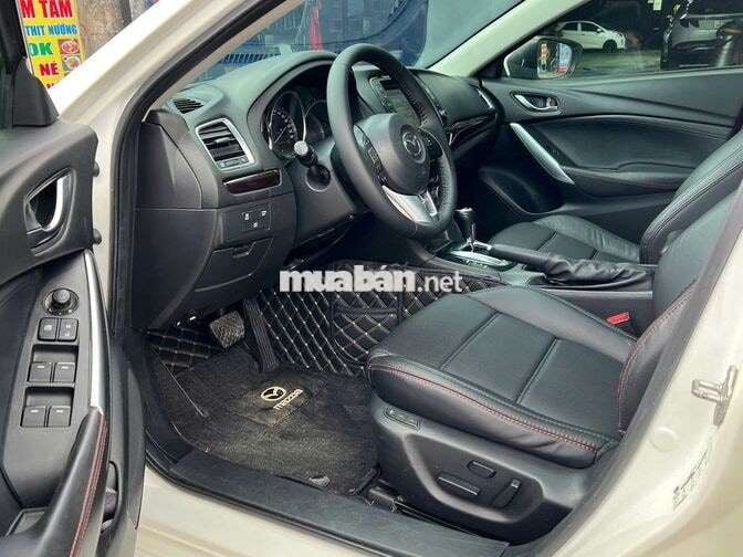 Mazda 6 model 2016 số tự động màu trắng