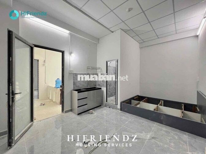 khai Trương căn Hộ ban công và cửa sổ sáng new mới kneg