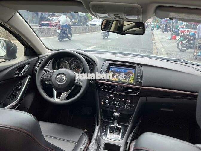 Mazda 6 model 2016 số tự động màu trắng