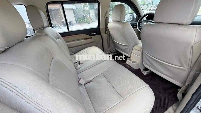FORD EVEREST 2011 SỐ TỰ ĐỘNG 7 CHỖ MÁY DẦU BẠC