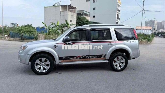 FORD EVEREST 2011 SỐ TỰ ĐỘNG 7 CHỖ MÁY DẦU BẠC