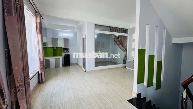 Bán nhà căn góc 6x10m 2 lầu, KDC Bình Hưng